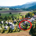 Charming - Big Garden, Bbq & Free Bikes Počitniška hiša Bled