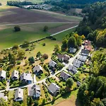 Charming - Big Garden, Bbq & Free Bikes Počitniška hiša