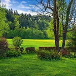 Počitniška hiša Charming - Big Garden, Bbq & Free Bikes *