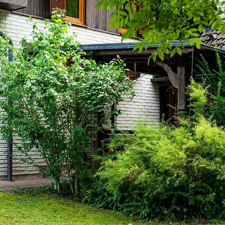 Дом отдыха Charming - Big Garden, Bbq & Free Bikes