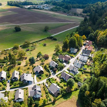 Charming - Big Garden, Bbq & Free Bikes 度假居