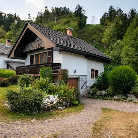 Charming Getaway - Big Garden, Bbq & Bikes Holiday home Bled