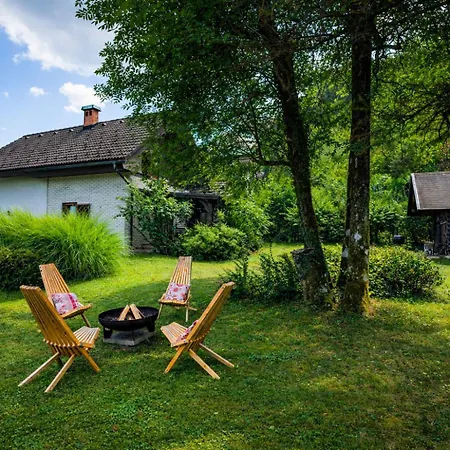 Charming - Big Garden, Bbq & Free Bikes 度假居